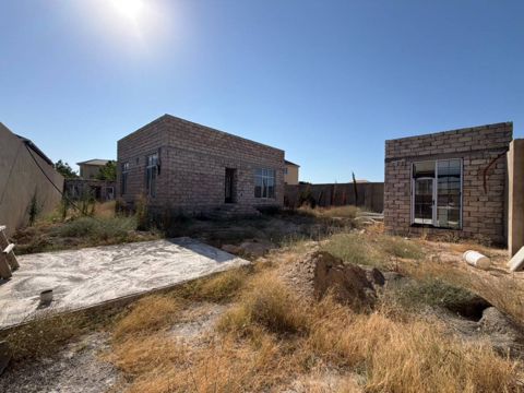 Satılır 4 otaqlı həyət evi/bağ evi 80 m² — Bakı