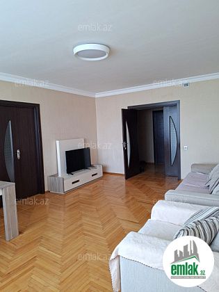 Satılır 4 otaqlı 120 m² köhnə tikili Səbail r — Mənzil