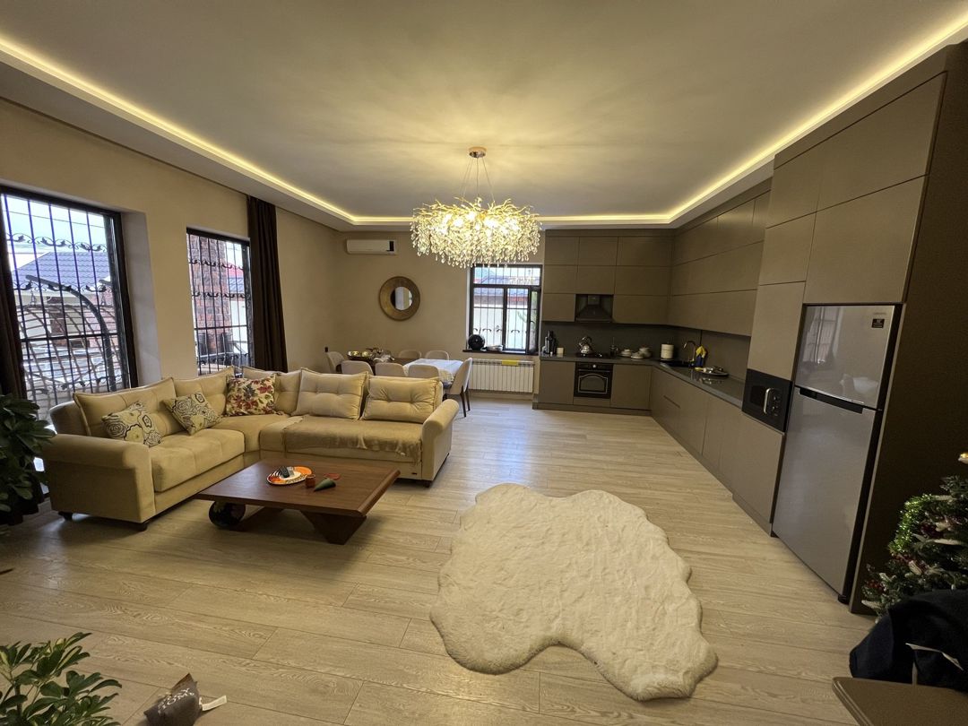 Satılır 5 otaqlı həyət evi/bağ evi 200 m² — Ev, villa, Bakı (12)