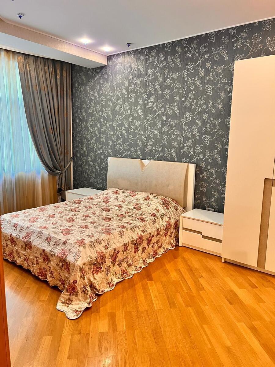 Satılır 4 otaqlı yeni tikili 200 m² — Mənzil, Bakı (4)