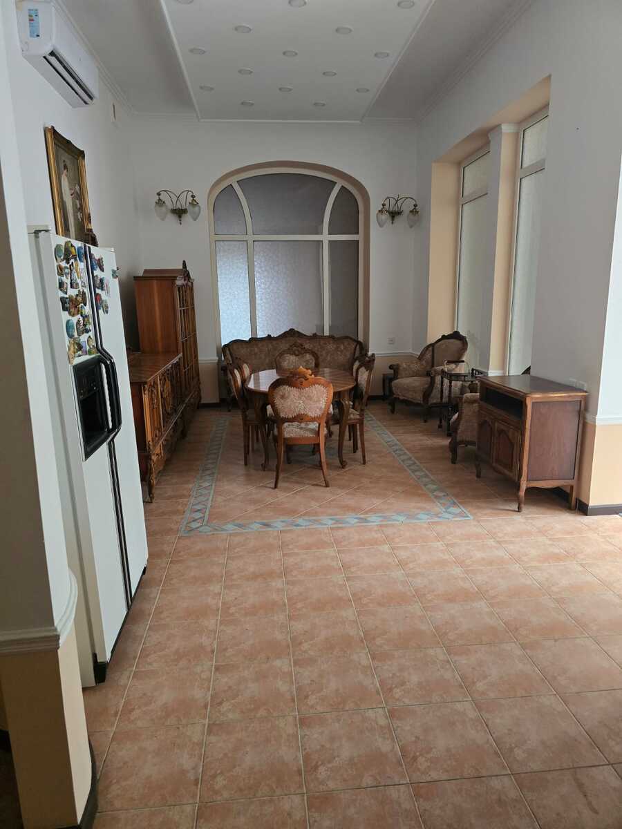 İcarəyə verilir 6 otaqlı köhnə tikili 320 m² — Mənzil, Bakı (12)
