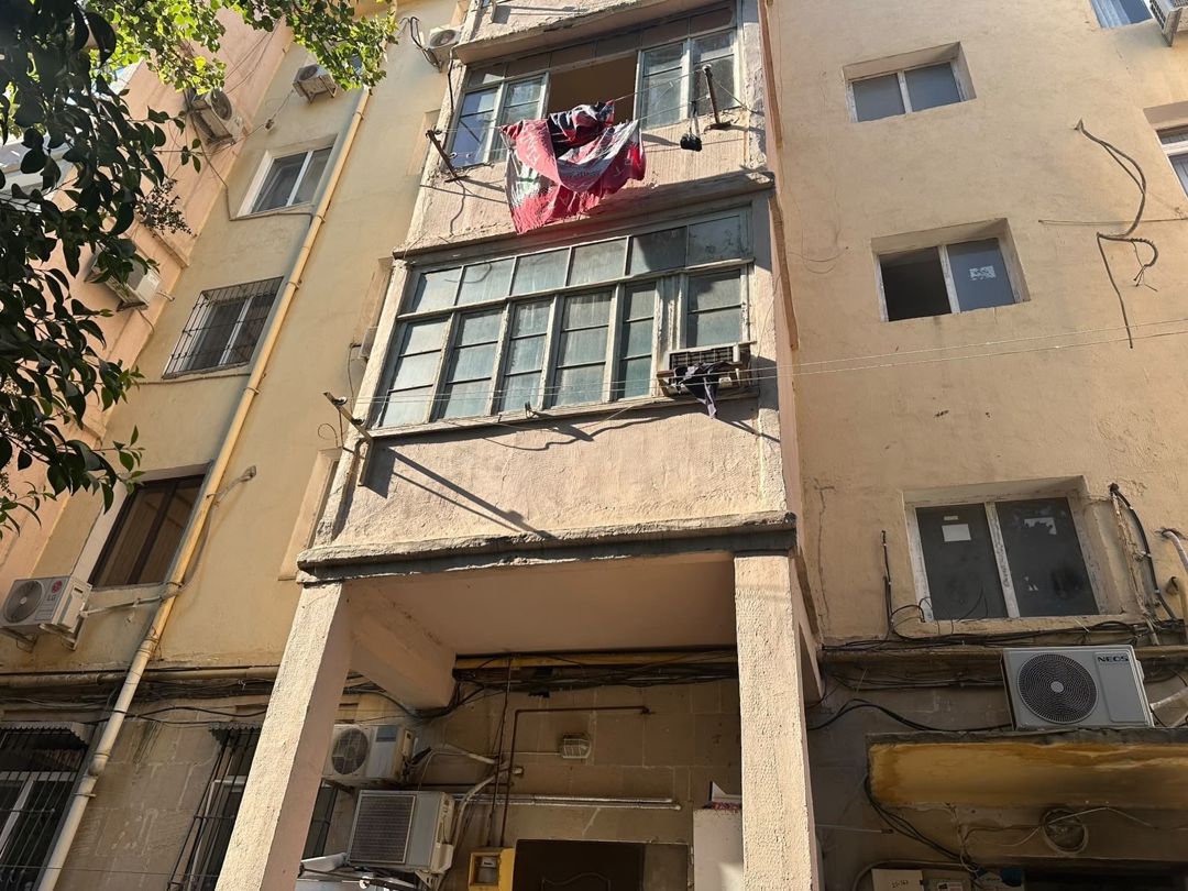 Satılır 4 otaqlı köhnə tikili 120 m² — Mənzil, Bakı (8)