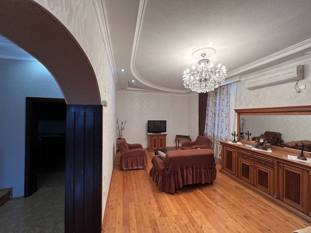 İcarəyə verilir 4 otaqlı həyət evi/bağ evi 200 m² — Ev, villa, Bakı (11)