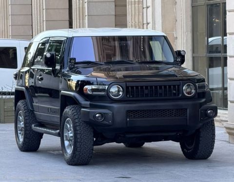 Toyota FJ Cruiser, 4.0 L, 2013 il, 186 958 km — Bakı