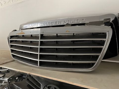Mercedes C200 radiator barmaqlığı — Demir