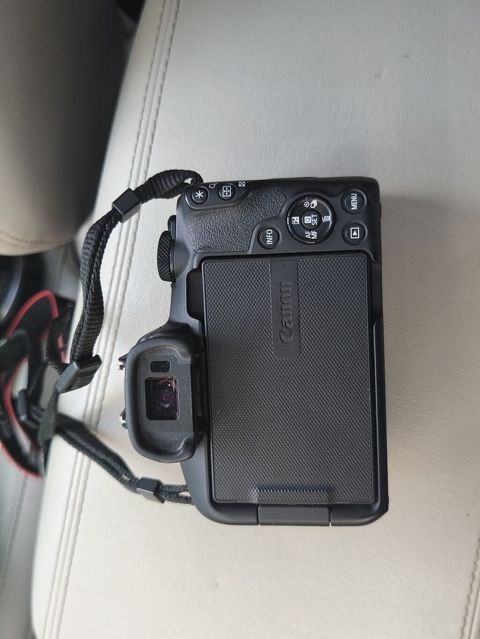 Canon EOS R50 (gövdə) - Canon EOS R50 güzgüsüz kamera, RF bayonet — Bakı