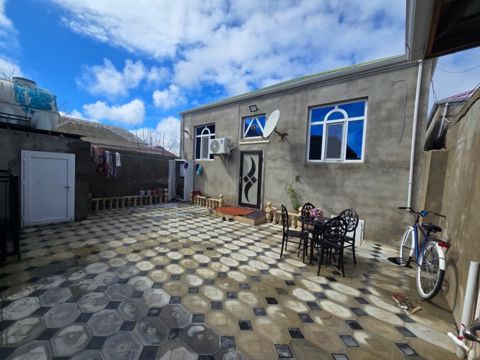 Satılır 3 otaqlı həyət evi/bağ evi 100 m² — Bakı