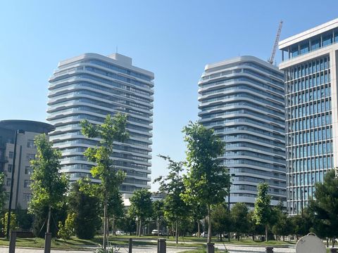 Satılır 4 otaqlı yeni tikili 225 m² — Bakı
