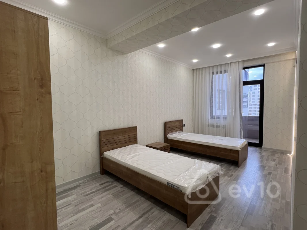 4 otaqlı mənzil, 150 m², Qulu Quliyev — kirayə — Mənzil, Bakı (7)