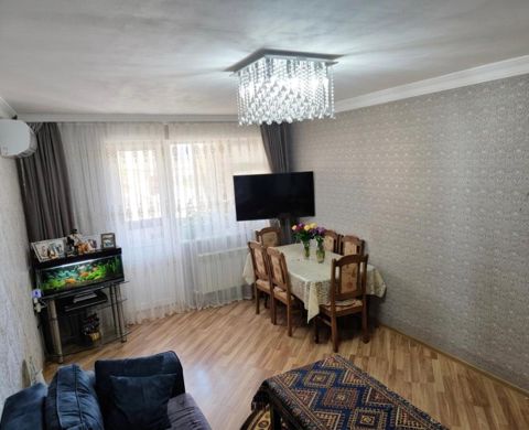 Satılır 3 otaqlı köhnə tikili 80 m² — Bakı