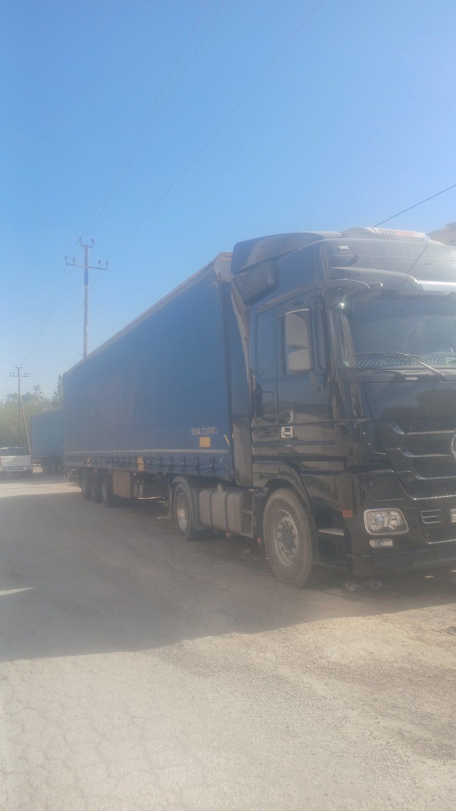 Qoşqu, 2013 il 99-ZF-337 — Yük avtomobilləri və qoşqular, Bakı