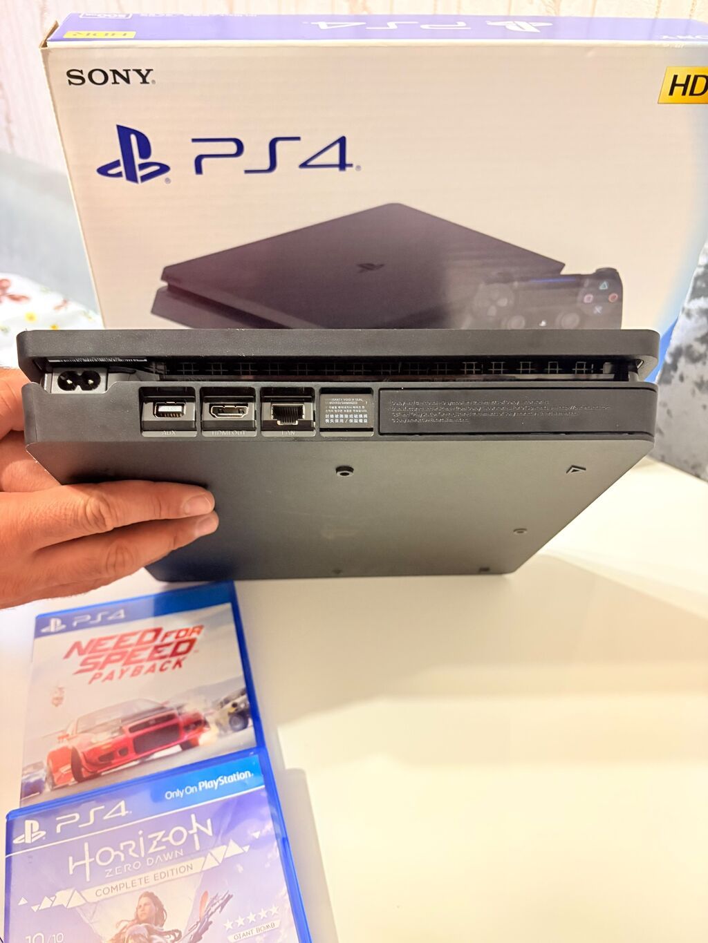 Sony PlayStation 4 (PS4) Slim – 500 GB, HDR dəstəyi ilə Praşifkalıdır — Oyun konsolları, Bakı (3)
