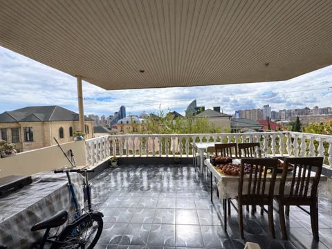 Satılır 3 otaqlı köhnə tikili 100 m² — Bakı