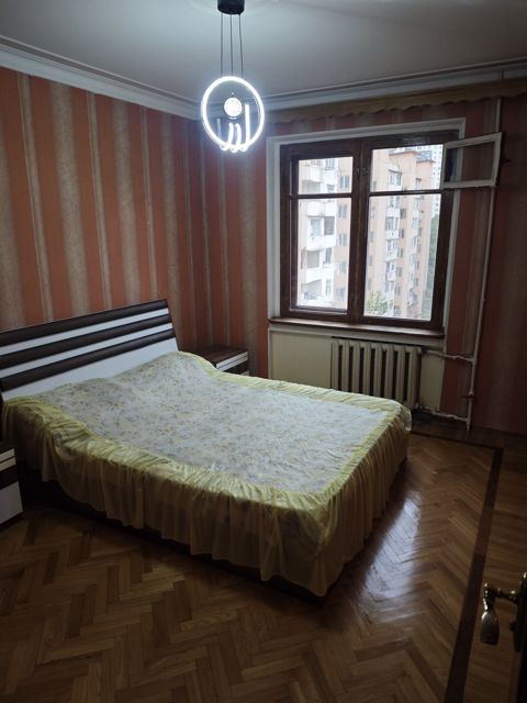 İcarəyə verilir 3 otaqlı köhnə tikili 85 m² — Bakı