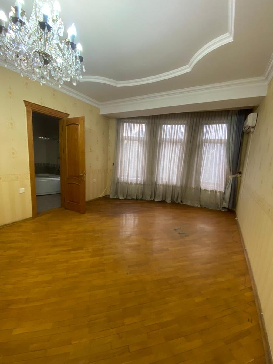 Satılır 8 otaqlı həyət evi/bağ evi 700 m² — Ev, villa, Bakı (8)