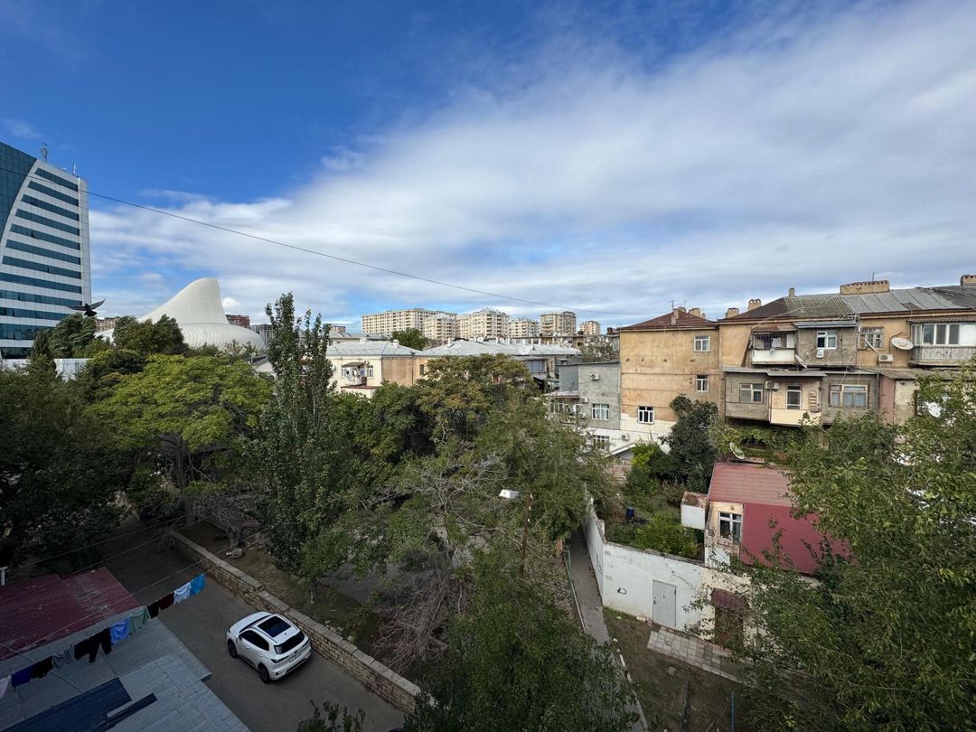 Satılır 3 otaqlı köhnə tikili 100 m² — Mənzil, Bakı (8)