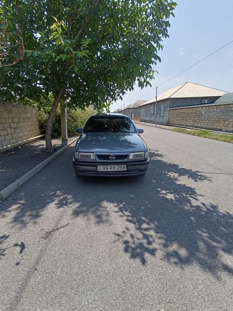 Opel Vectra, 1995 il — Qax