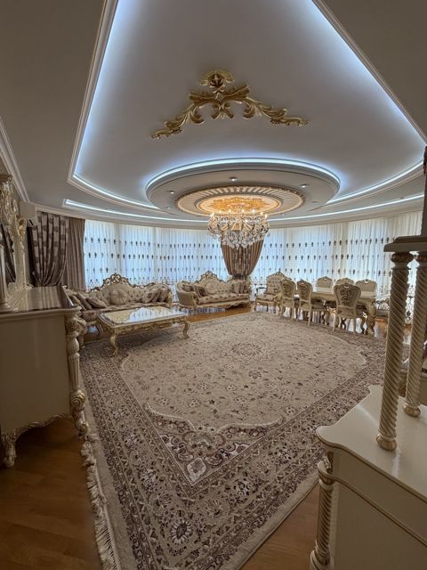 Satılır 4 otaqlı yeni tikili 190 m² — Bakı