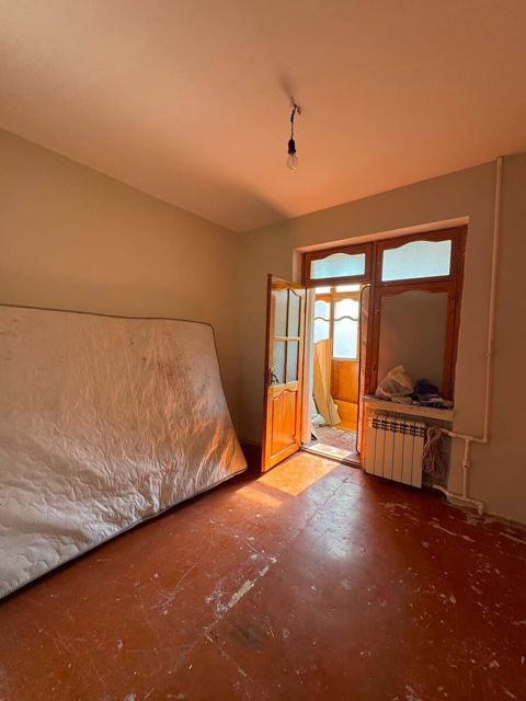Satılır 2 otaqlı köhnə tikili 60 m² — Bakı