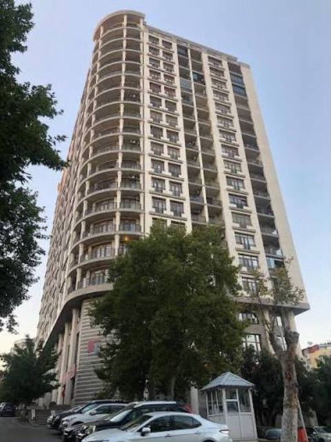 İcarəyə verilir 3 otaqlı yeni tikili 180 m² — Bakı