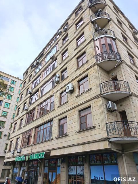 Yeni tikili Satılır Nəsimi r., Memar Əcəmi m., 3 otaq, 116 m² — Apartment