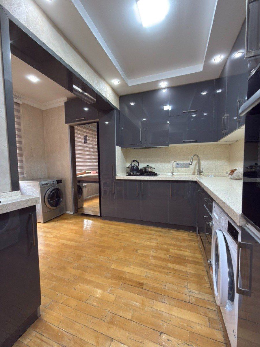 Satılır 4 otaqlı köhnə tikili 115 m² — Mənzil, Bakı (11)