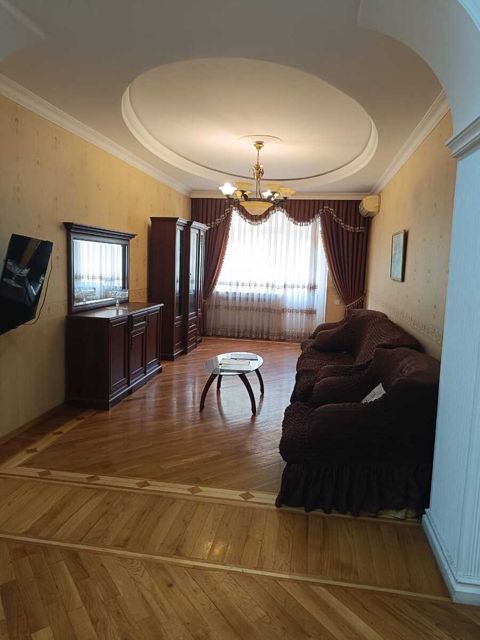 Satılır 3 otaqlı yeni tikili 130 m² — Bakı