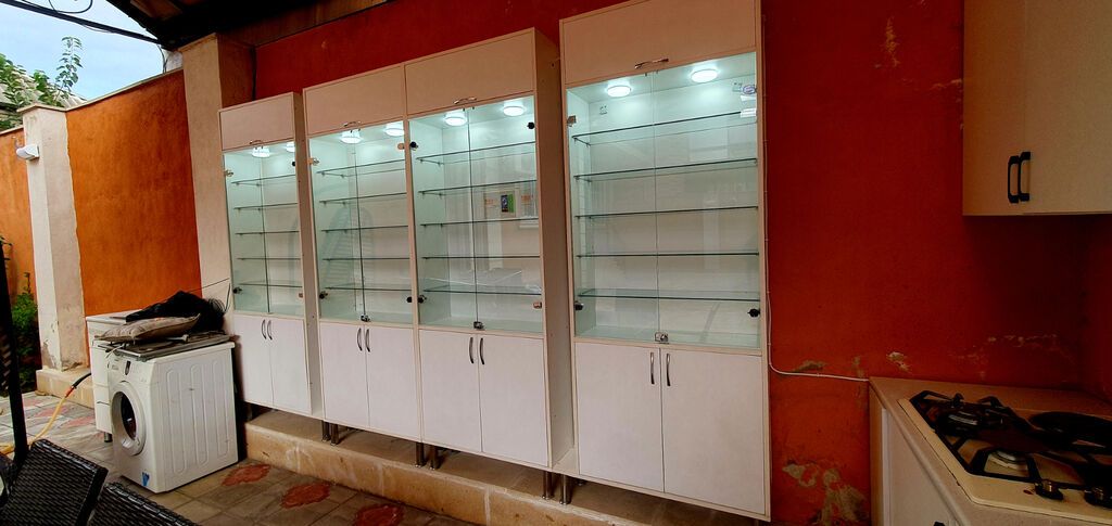 Mağaza vitrin dolabları – şüşəli, işıqlı, açarlı - Tip: vitrin dolab — Mebel, Xırdalan (3)