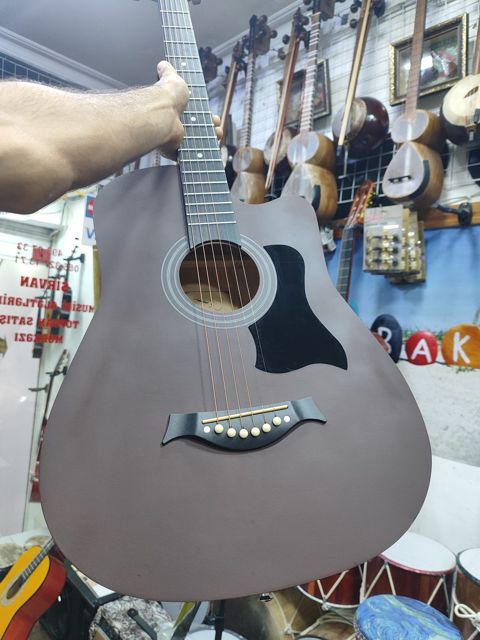 Akustik gitara — Bakı