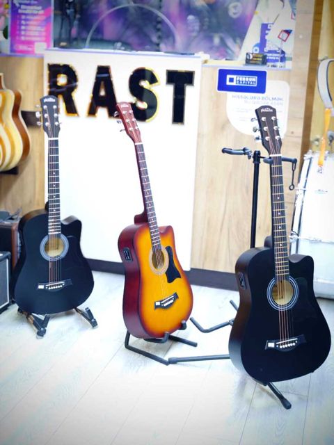 Akustik gitara ekvalazerli — Bakı