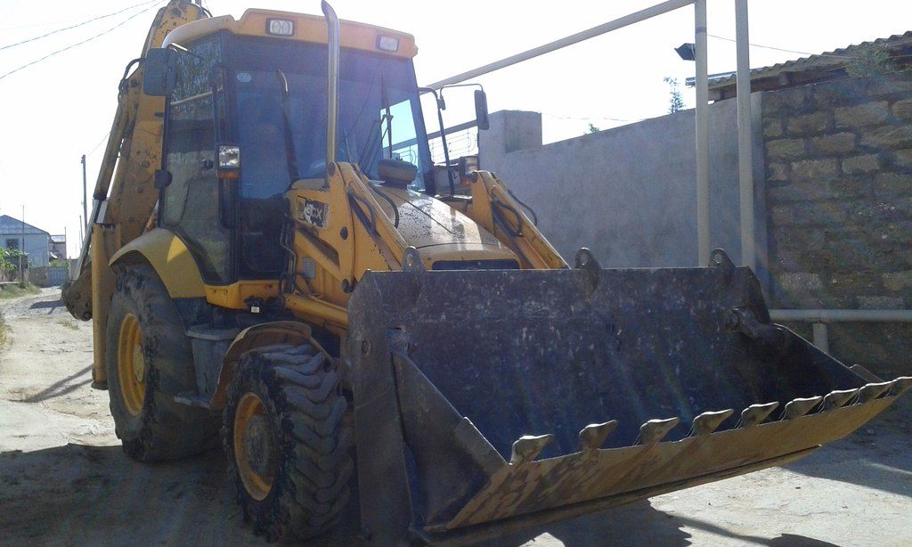 Tikinti yükləyici icarəsi — Avtomobil icarəsi, Bakı (2)