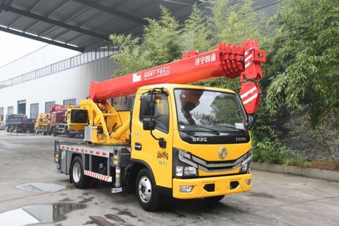 Avtokran "DongFeng", 2024 il — 94 000 ₼ · Bakı · İnşaat texnikası Avtokran "DongFeng", 2024 il — Bakı