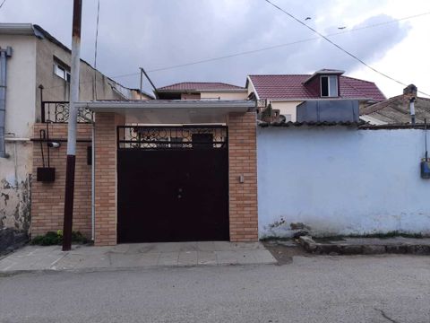 Satılır 4 otaqlı həyət evi/bağ evi 220 m² — Bakı
