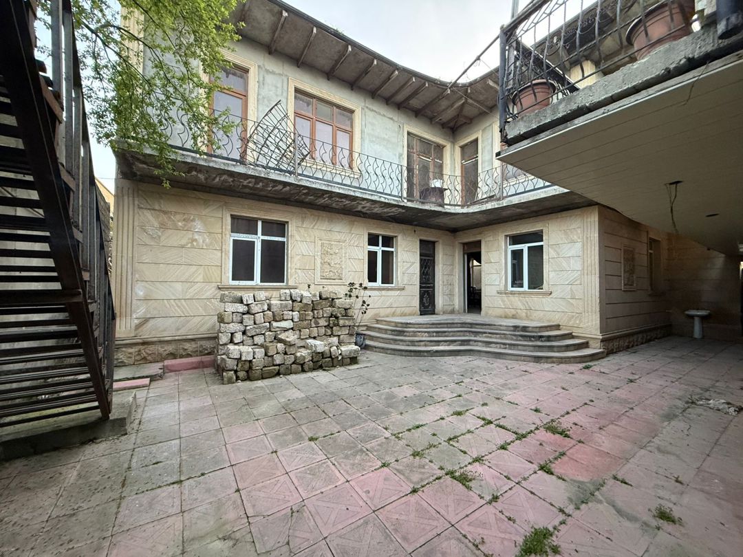 Satılır 7 otaqlı həyət evi/bağ evi 350 m² — Ev, villa, Bakı (2)