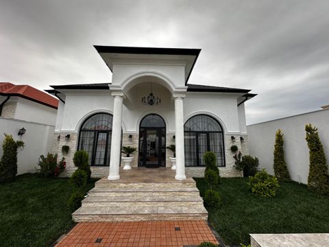 Satılır 4 otaqlı həyət evi/bağ evi 180 m² — Bakı
