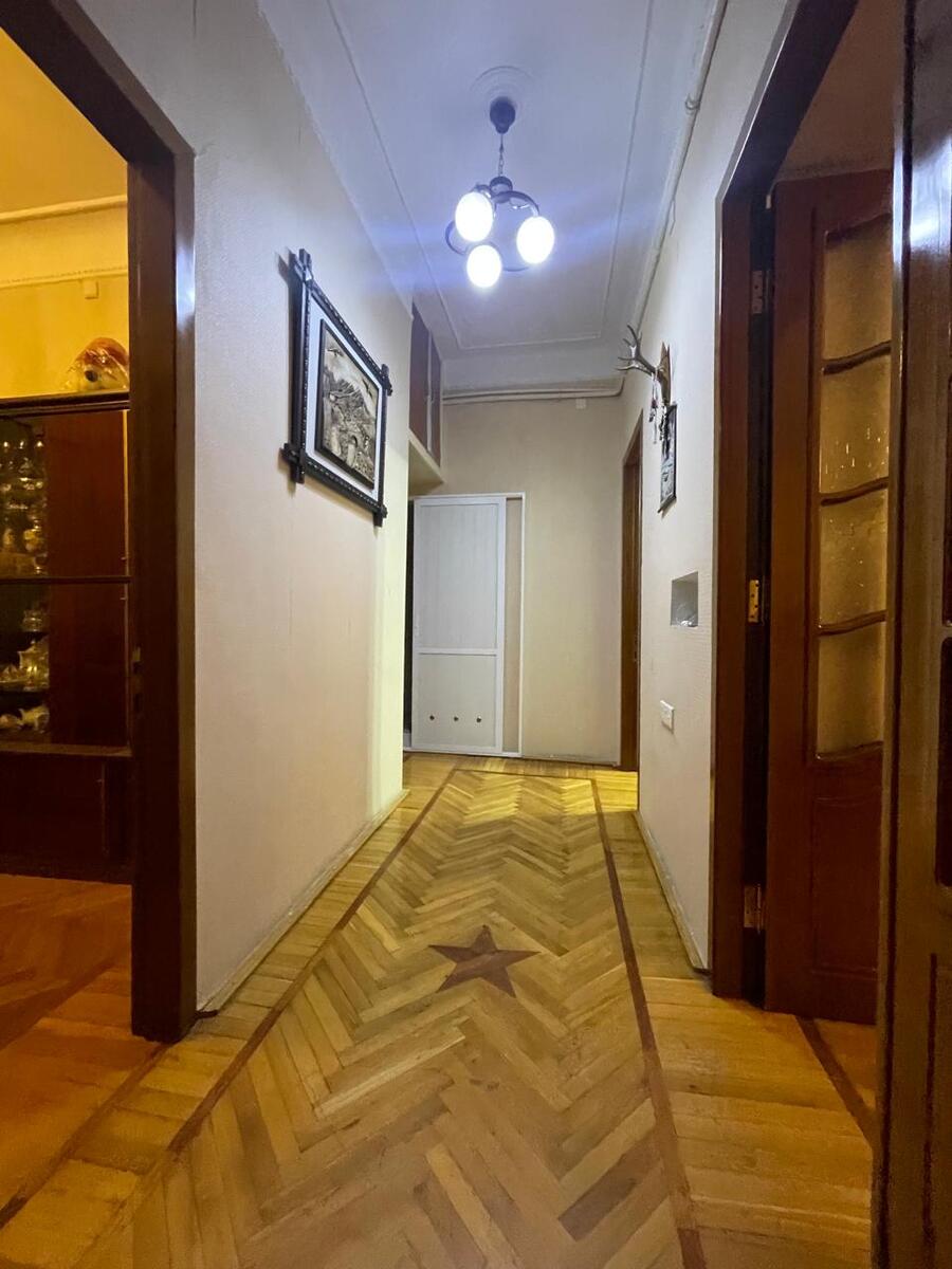 Satılır 5 otaqlı köhnə tikili 140 m² — Mənzil, Bakı (8)