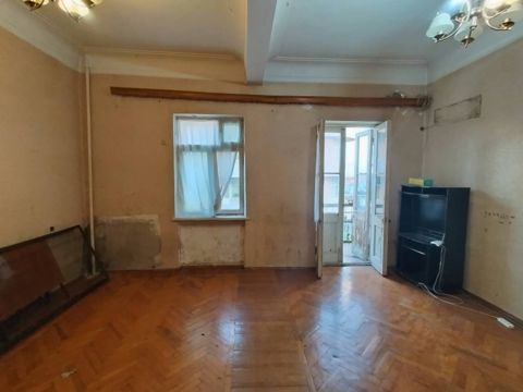 Satılır 2 otaqlı köhnə tikili 70 m² — Bakı