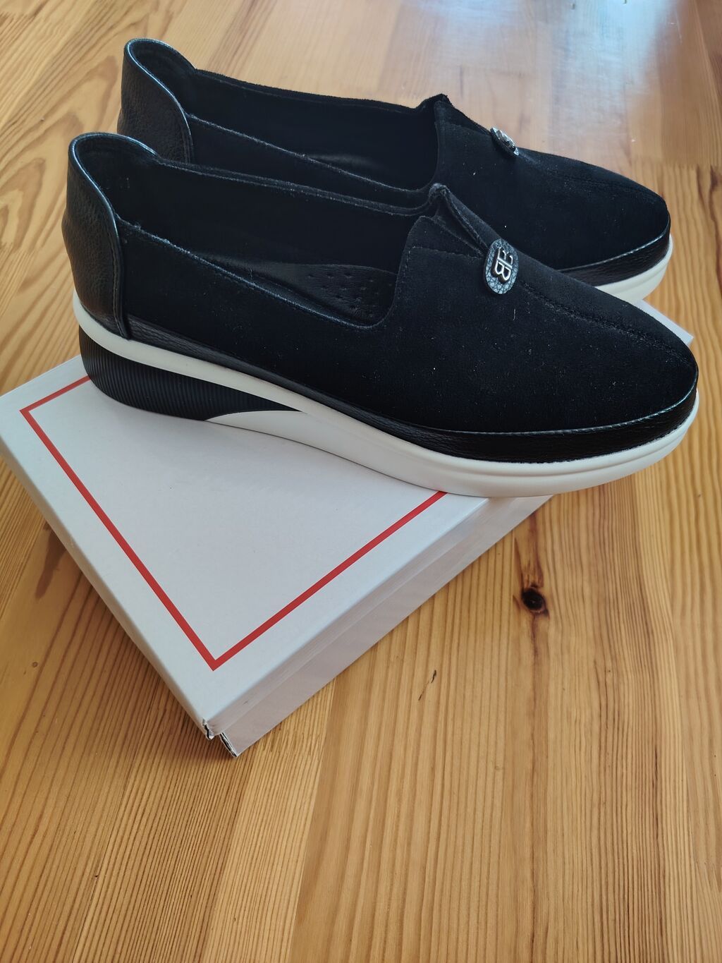 Qadın loafer ayaqqabıları - Rəng: qara (üst hissə), kontrastlı — Mokasin, Gəncə (2)