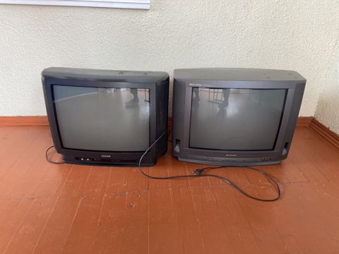 İki ədəd klassik kineskop (CRT) televizor dəsti. 1) Orion – ön — Bakı