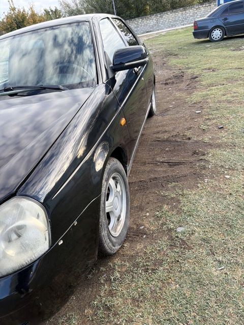 Lada Priora sedan – qara rəng Texniki xüsusiyyətlər: - Kuzov: 4 — Ucar