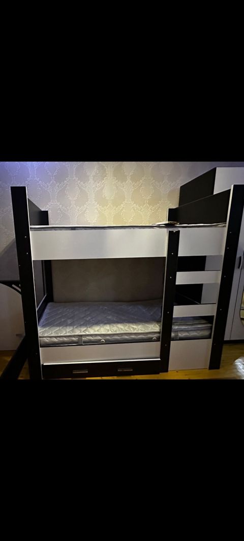 Oğlan üçün, İşlənmiş, Çarpayı, Matras ilə, Siyirməli — 200 ₼ · Bakı · Yataqlar Oğlan üçün, İşlənmiş, Çarpayı, Matras ilə, Siyirməli — Bakı