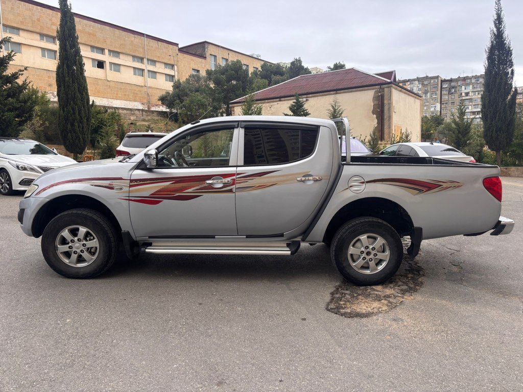 Mitsubishi L200, 2.5 L, 2014 il, 294 000 km 77-OM-132 — Avtomobillər, Bakı (9)
