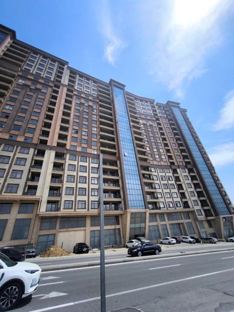 Satılır 3 otaqlı yeni tikili 140 m² — Квартира