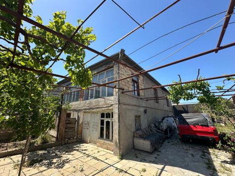 Satılır 4 otaqlı həyət evi/bağ evi 110 m² — Bakı