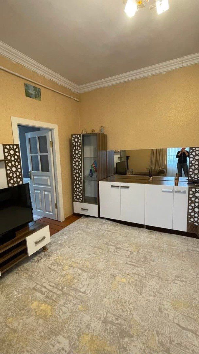 Satılır 2 otaqlı köhnə tikili 44 m² — Mənzil, Bakı (2)