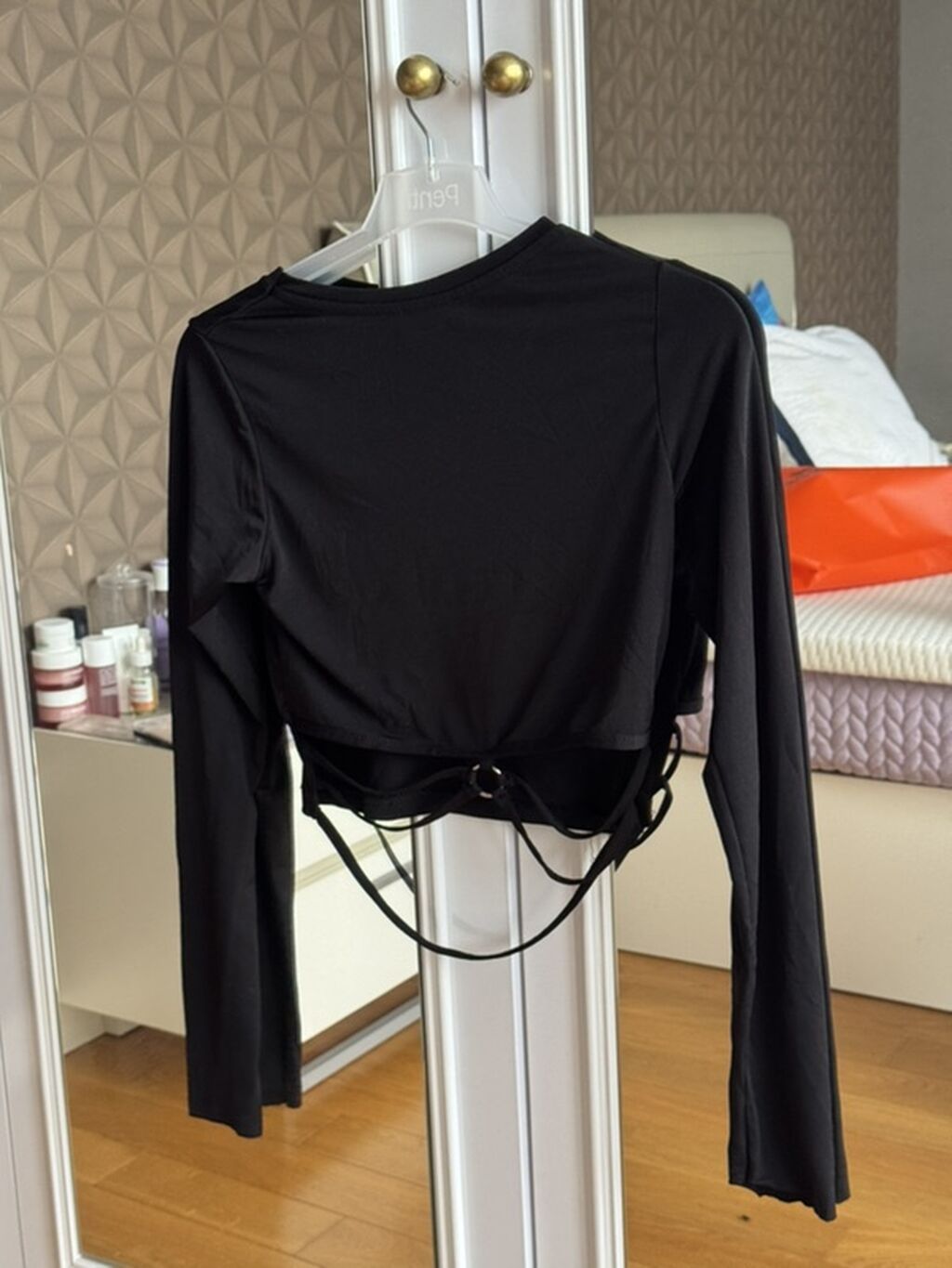 Qadın uzunqol crop bluz – qara rəng - Model: uzunqol, dairəvi — Köynək, Bakı (2)