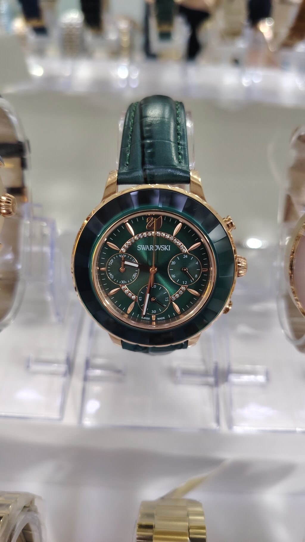 Swarovski qadın qol saatları – Swiss Made - Model: Swarovski qadın — Qol saatları, Masazır (4)