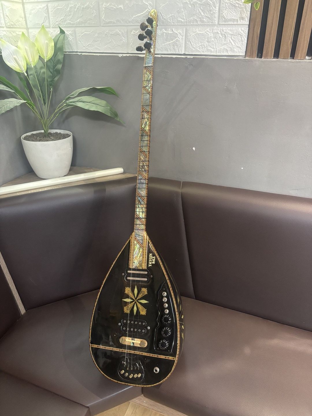 Saz — Musiqiə alətləri, Bakı