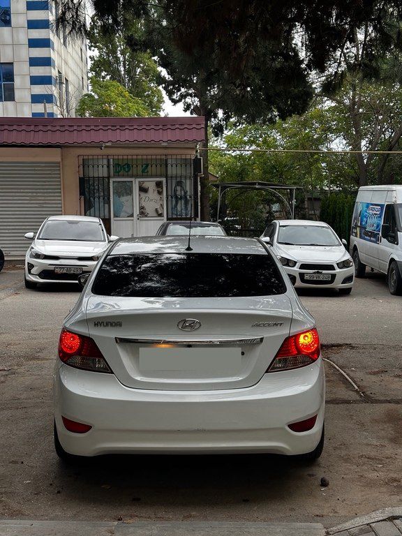 Hyundai Accent, 1.6 L, 2011 il, 424 000 km — Avtomobillər, Bakı (6)