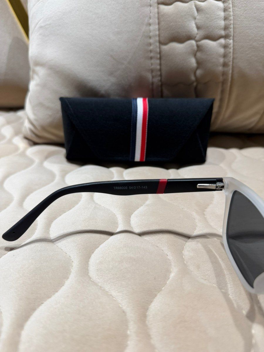 Tommy Hilfiger eynəyi — Şəxsi əşyalar, Bakı (3)